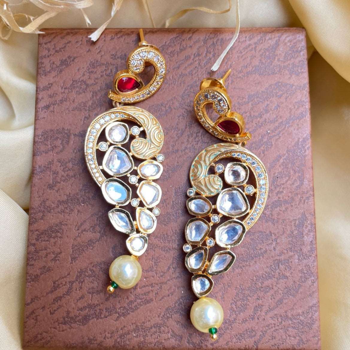 Antique gold kundan earrings - Indian Jewellery Designs